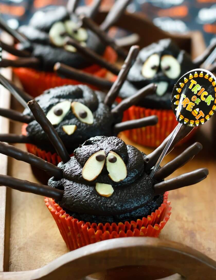 Vegan Halloween Spider Cupcakes
