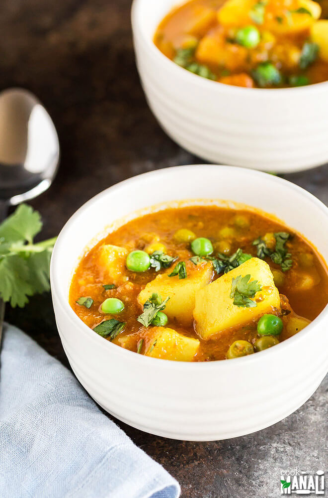 Vegan Spicy Potato and Green Peas Curry (Aloo Matar)