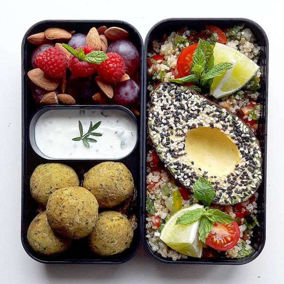 Vegan Quinoa Tabbouleh with Falafels | The Green Loot #vegan #bento