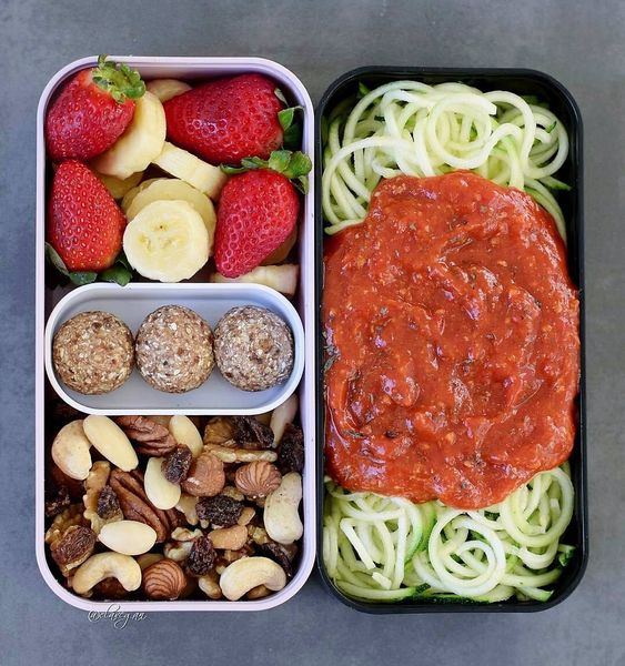Vegan Spiralized Zucchini Spaghetti | The Green Loot #vegan #bento