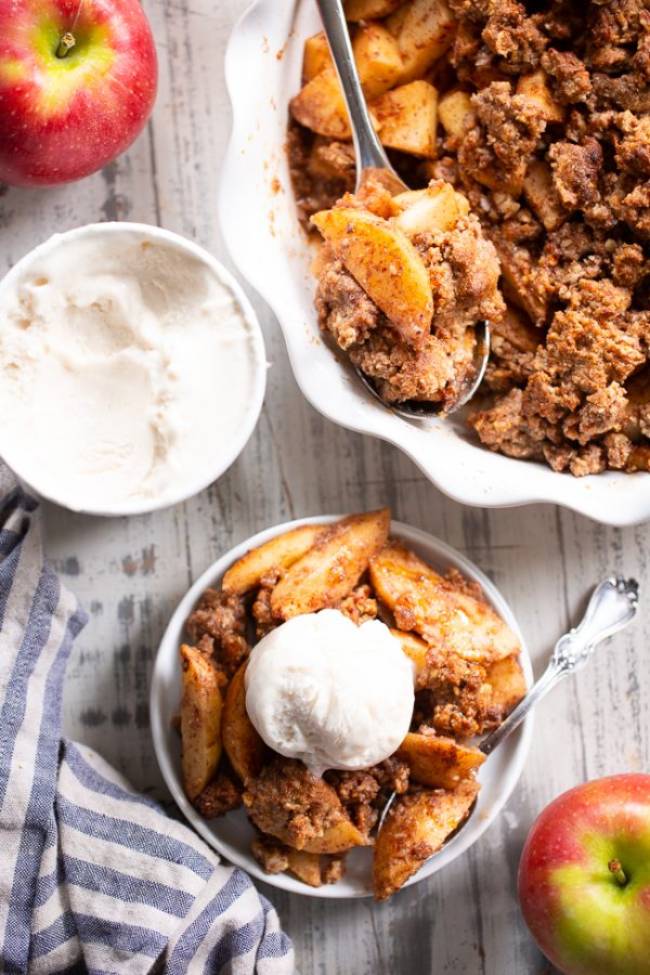 Maple Pecan Apple Crisp