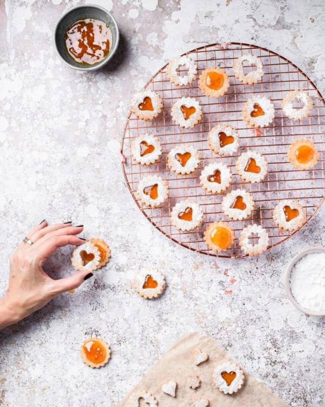 Vegan Linzer Cookies