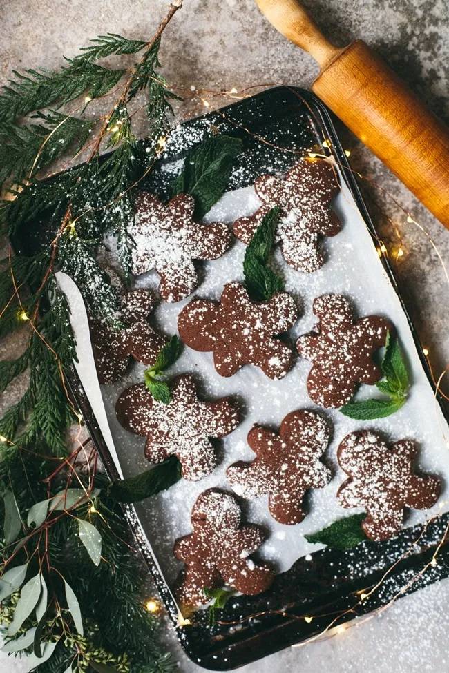 Mint Chocolate Gingerbread Cookies