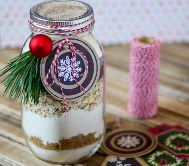 Cranberry White Chocolate Oatmeal Cookies in a Jar