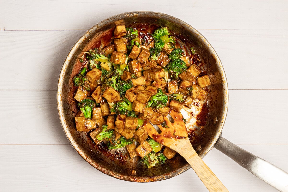 tofu, broccoli in stir fry sauce