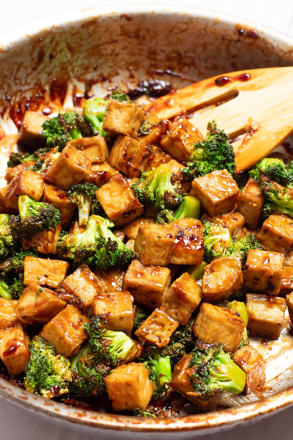 tofu broccoli stir fry in a pan