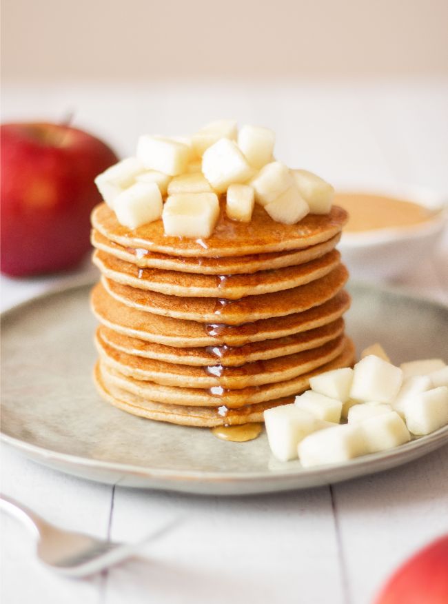 Vegan Apple and Oat Pancakes | The Green Loot