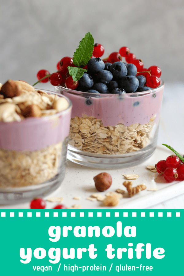 Granola Yogurt Breakfast Trifle Recipe - a vegan, high-protein breakfast that's quick, healthy and filling. 5 minutes in the morning to eat? Make this yummy meal! | The Green Loot #vegan 