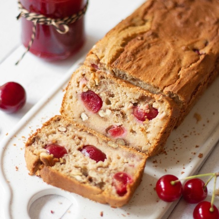 This Vegan Protein Bread with Cherries and Walnuts is the perfect gluten-free and healthy Summer breakfast. | The Green Loot #vegan #veganrecipes #Summer #glutenfree