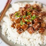 This vegan Garlic Teriyaki Tofu is perfect for beginners! You will find step-by-step instructions in the article for this easy Japanese weeknight dinner recipe! | The Green Loot #vegan #veganrecipes