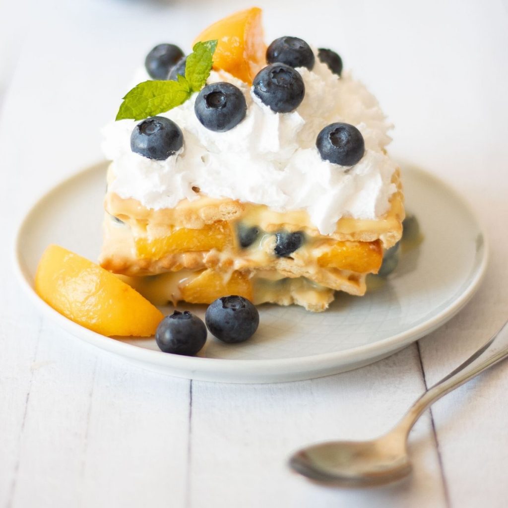 Vegan Vanilla Icebox Cake with Pudding, Blueberries & Peaches | The ...