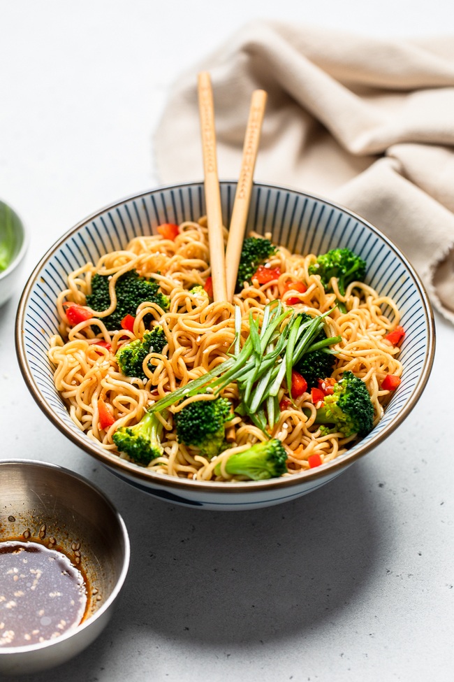 Broccoli and Pepper Ramen Noodles