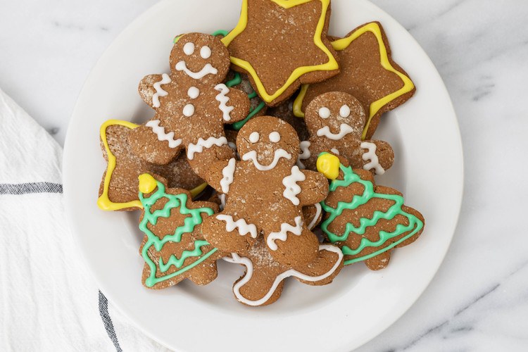vegan gingerbread cutout cookies (gluten-free)