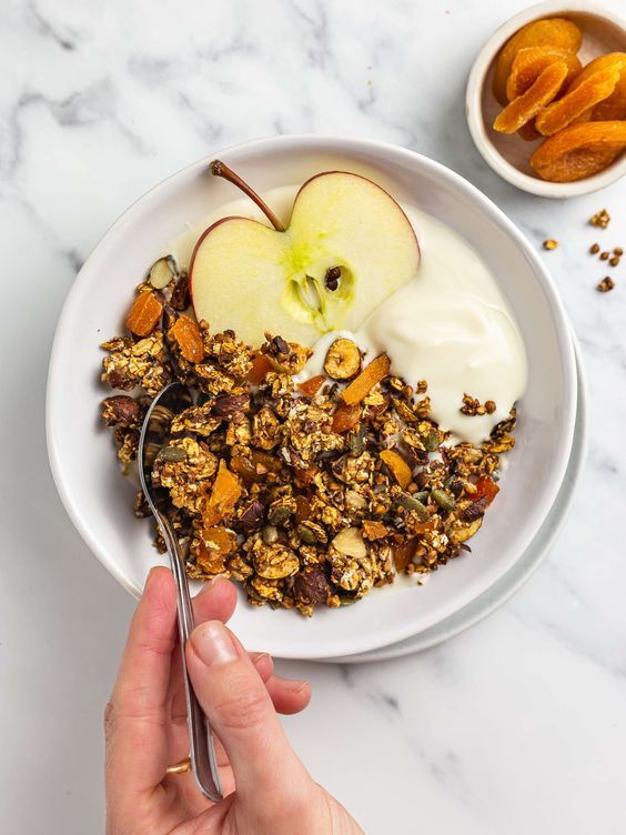 Apricot Granola with Dates