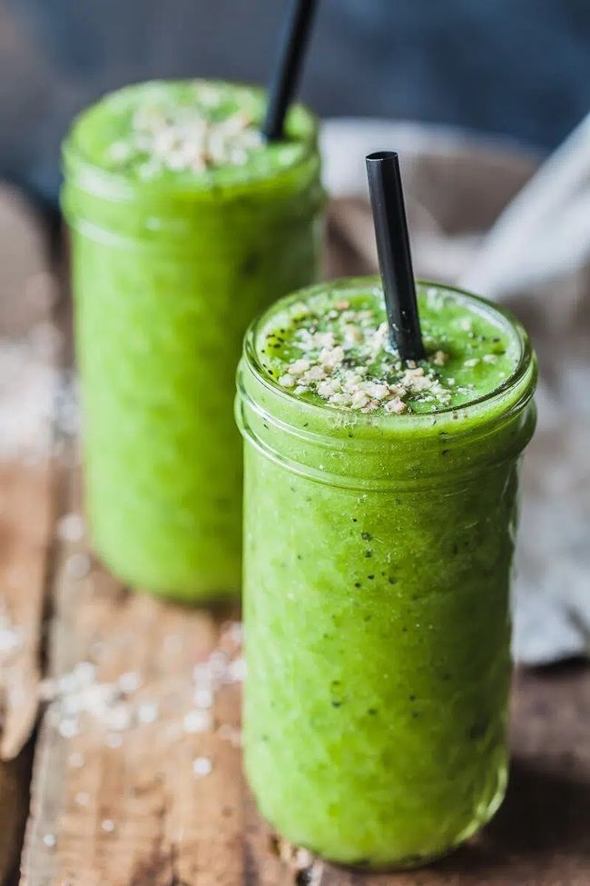 Pineapple Spinach Green Smoothie