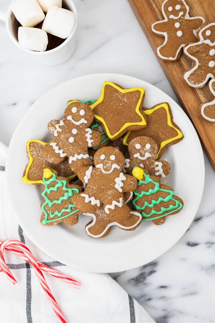 vegan gingerbread cutout cookies (gluten-free)