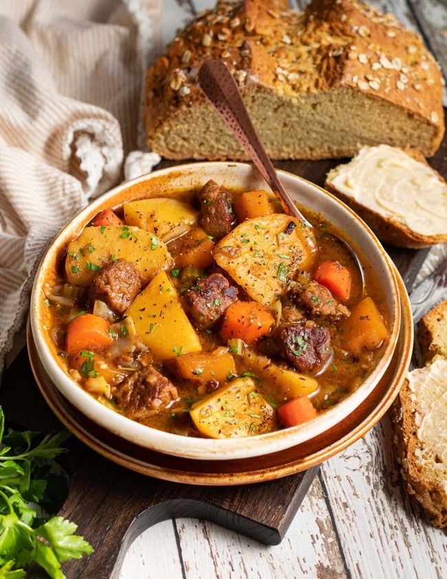 Vegan Stews with Tofu, Soy Curls and Jackfruit