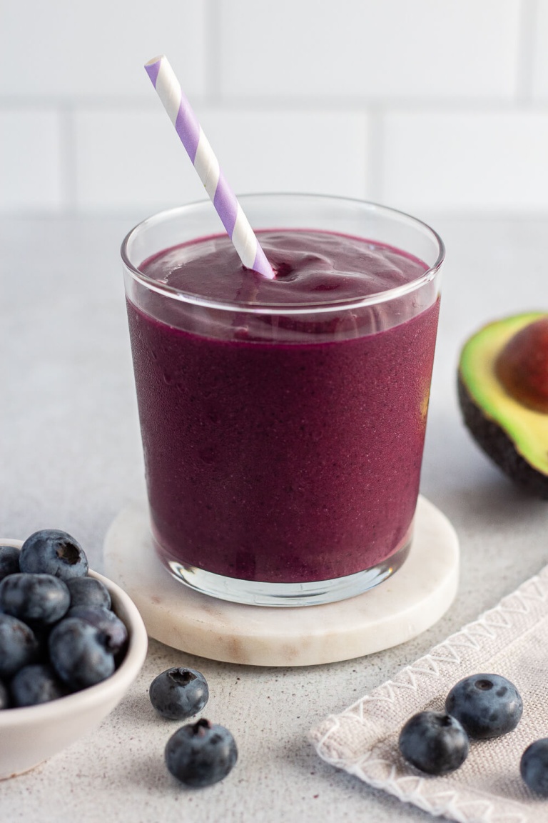 Avocado Smoothie with Blueberries