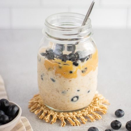 Blueberry Overnight Oats (with Peanut Butter)