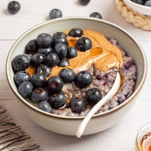 High-Protein Vegan Blueberry Oatmeal